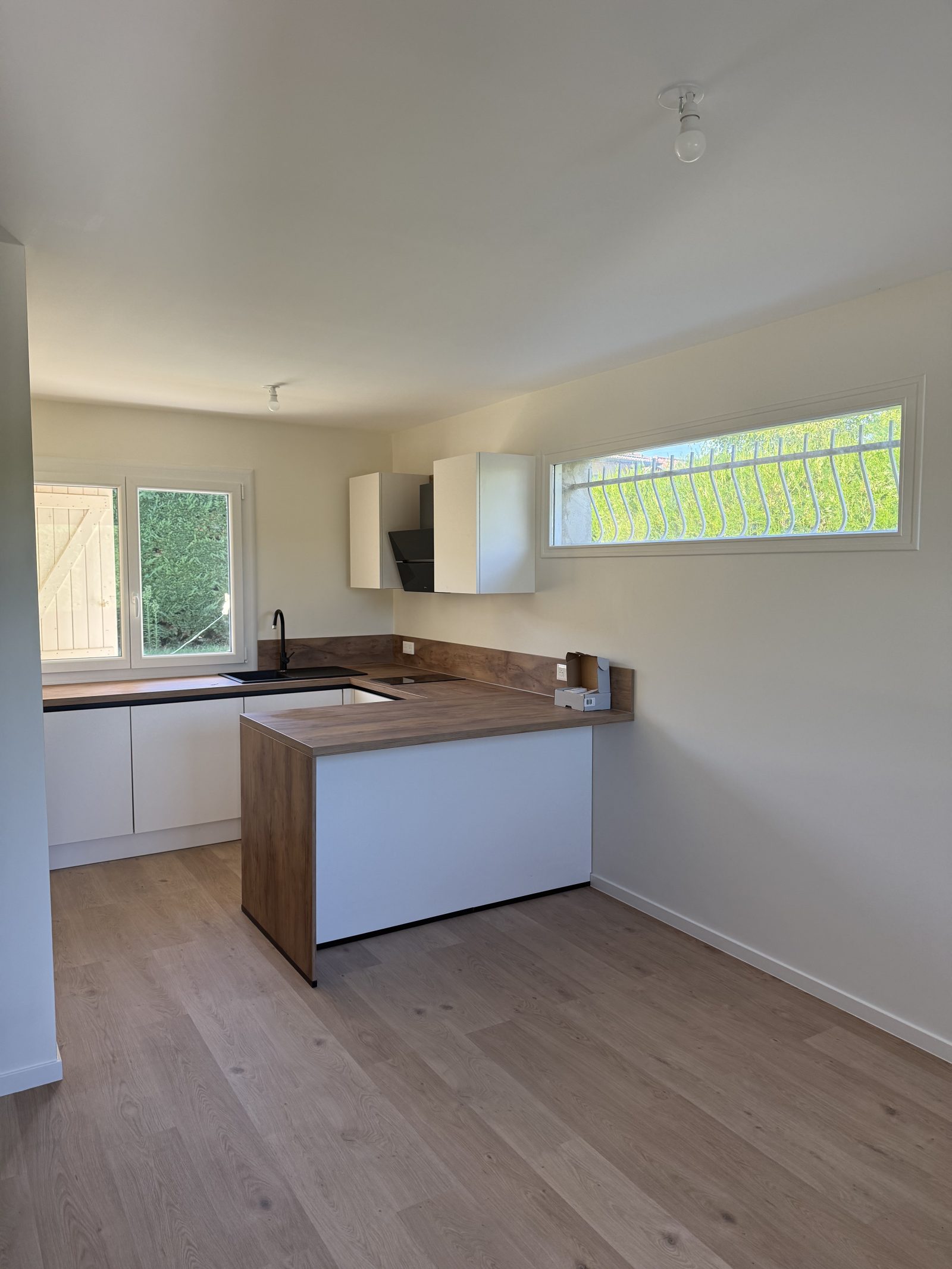 Rénovation intérieure et peinture d'un logement à Craponne